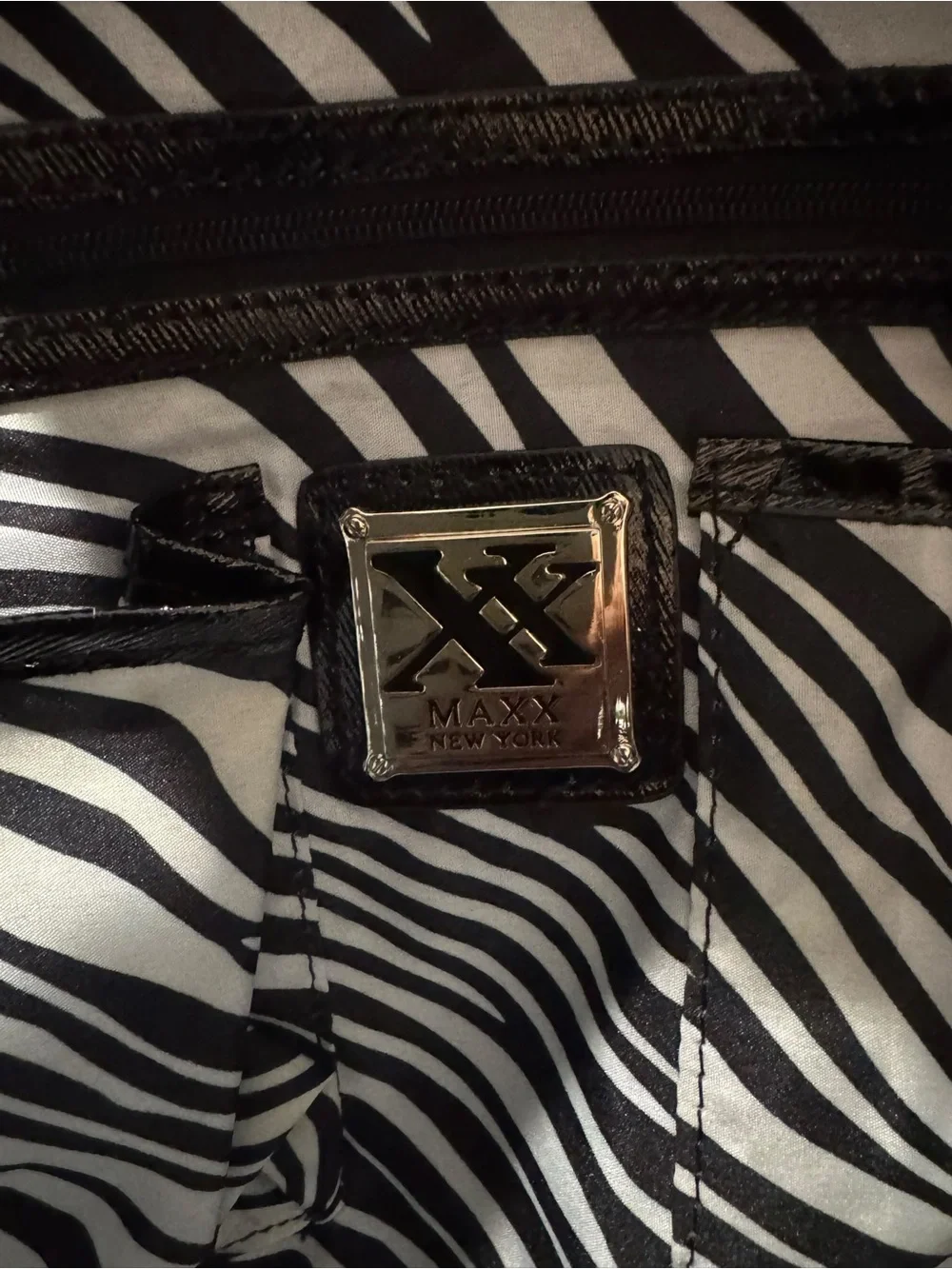 Maxx New York Black Patent Tote Bag‎ Zebra Print Lining M2219 NWT
